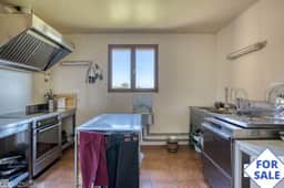 https://media.rightmove.co.uk/property-photo/e21a5cbe5/93605451/e21a5cbe506ccc8f2613df289d7e9436.jpeg