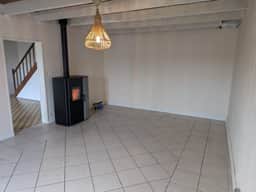 https://media.rightmove.co.uk/property-photo/e29446bd4/94380999/e29446bd48c432796a71bdfd4cf733d8.jpeg