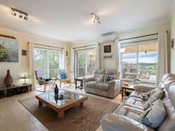 https://media.rightmove.co.uk/property-photo/e3bc0b15a/92068446/e3bc0b15a225657f136113b370501c3f.jpeg