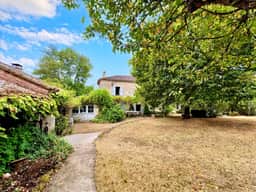 https://media.rightmove.co.uk/property-photo/e4eb810e4/88040127/e4eb810e4bb0f0333e44e33e0941bc4d.jpeg