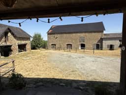 https://media.rightmove.co.uk/property-photo/e8513c431/94338534/e8513c4310bfa63a2f6ff0f6d0a54024.jpeg
