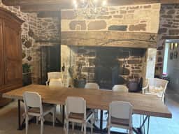 https://media.rightmove.co.uk/property-photo/e9eadbe4c/94338531/e9eadbe4c9083cc0771cf912264d1149.jpeg