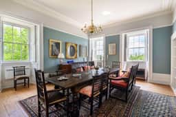 https://media.rightmove.co.uk/property-photo/eac632424/90912483/eac632424f2f1d1dc0cf9b444984564a.jpeg