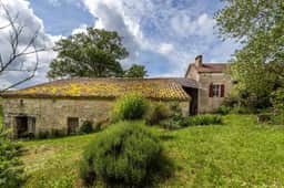 https://media.rightmove.co.uk/property-photo/ee8f4c515/92208612/ee8f4c5159b645e09b1d8aea89f81a1d.jpeg