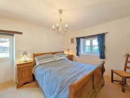 https://media.rightmove.co.uk/property-photo/eef4abab1/91467981/eef4abab127615e8d9b6c88bb3ab572a.jpeg
