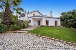 https://media.rightmove.co.uk/property-photo/f06e7e67b/91893606/f06e7e67b2d86dcb98d97d4c15c728a3.jpeg