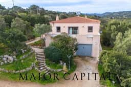 https://media.rightmove.co.uk/property-photo/f14722627/89627487/f147226272dfcdbaf0388cf3886dfcff.jpeg