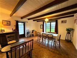 https://media.rightmove.co.uk/property-photo/f18039f53/89617521/f18039f53b5e3fe7a4471a089b6873cc.jpeg