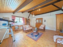 https://media.rightmove.co.uk/property-photo/f33d3d5a7/91467981/f33d3d5a71c258e1e458913578c8a3e5.jpeg