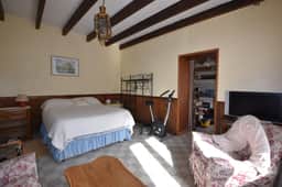 https://media.rightmove.co.uk/property-photo/f4ffed83b/94381146/f4ffed83b8a523024ba19916065cadd4.jpeg