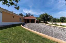 https://media.rightmove.co.uk/property-photo/f54649904/89464278/f54649904aa409c96273e1326b7da0af.jpeg