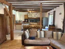 https://media.rightmove.co.uk/property-photo/f8f4105c0/91003191/f8f4105c0fbdb44c7b38fac14afb5b45.jpeg