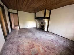 https://media.rightmove.co.uk/property-photo/f95536713/89687784/f95536713415ec531cd9430cd13b0a29.jpeg