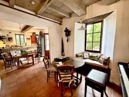 https://media.rightmove.co.uk/property-photo/fdbe1914e/88040127/fdbe1914e215ca60965f7cb0341368bb.jpeg