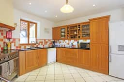 https://storage.googleapis.com/homestra-images/property-image-0960a429-c042-4189-ac76-3334790a3e85-1750425539.jpg