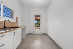 https://storage.googleapis.com/homestra-images/property-image-09ef8f09-840a-46ac-ad60-6af5735ddf1d-1755951187.jpg