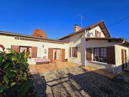 https://storage.googleapis.com/homestra-images/property-image-0a1f174d-961a-45c0-a6f1-5781f281286c-1752862683.jpg