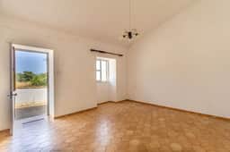 https://storage.googleapis.com/homestra-images/property-image-0a92ef19-9354-42c8-b902-86e4cdfad4b4-1756056280.jpg