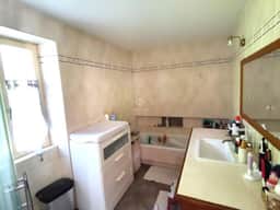 https://storage.googleapis.com/homestra-images/property-image-0e0a54b1-0b7a-4715-944b-4bc48e65923d-1789213361.jpg