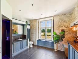 https://storage.googleapis.com/homestra-images/property-image-10d23f45-4309-4d7b-8768-24a057f674ff-1756056288.jpg