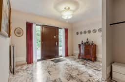 https://storage.googleapis.com/homestra-images/property-image-12228fc3-9fb7-423a-8889-979549548d77-1753384471.jpg