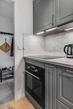 https://storage.googleapis.com/homestra-images/property-image-12718e51-48d3-4e62-90b8-8e0c38ac67f2-1790508119.jpg