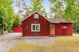 https://storage.googleapis.com/homestra-images/property-image-13350de2-3041-44e6-8ec0-6cfb1f79fcc1-1753976341.jpg