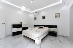https://storage.googleapis.com/homestra-images/property-image-1444b526-2e44-4c52-b0b6-74d2511934d2-1788019186.jpg