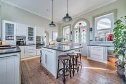 https://storage.googleapis.com/homestra-images/property-image-1e92f8d1-9cc2-4cc4-918a-25ab61b9ce01-1755444918.jpg