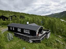 https://storage.googleapis.com/homestra-images/property-image-1eb374f8-b709-412b-ae15-57fbeec093cb-1760463594.jpg
