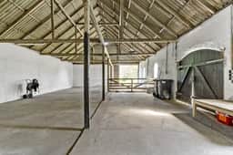 https://storage.googleapis.com/homestra-images/property-image-2499f211-ab22-454d-ad08-b07a59abde5f-1745778434.jpg