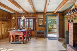 https://storage.googleapis.com/homestra-images/property-image-24b97276-e813-441f-984f-cdc0125ccd91-1748108448.jpg