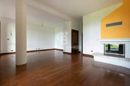 https://storage.googleapis.com/homestra-images/property-image-269320b4-1642-44ac-8de9-1ed150d10adf-1748774871.jpg