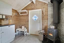 https://storage.googleapis.com/homestra-images/property-image-2a090c17-f2ee-4e06-8a15-8ec8ce1ce1fb-1748981767.jpg