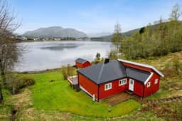 https://storage.googleapis.com/homestra-images/property-image-2b532757-3b6f-4a10-bb8f-ffb5de5891e3-1747580928.jpg