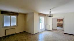 https://storage.googleapis.com/homestra-images/property-image-2b7570ef-0c58-4b2b-95b4-aca31cf2bd99-1786906433.jpg