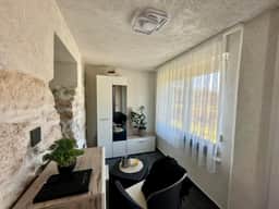 https://storage.googleapis.com/homestra-images/property-image-2cf1acaa-7d14-4db0-bfad-5b4d12952fad-1757847275.jpg