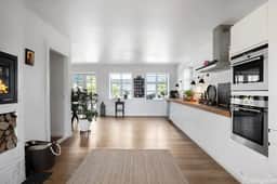 https://storage.googleapis.com/homestra-images/property-image-2d337b77-b3bd-40db-bdfd-c2b05d568be3-1753201927.jpg