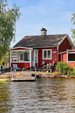 https://storage.googleapis.com/homestra-images/property-image-2d94c0cd-7535-499b-8d6a-4f271141088d-1760208066.jpg
