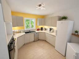 https://storage.googleapis.com/homestra-images/property-image-37bfca92-3c4d-4775-ad33-58fb099d22fe-1777762008.jpg