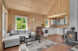 https://storage.googleapis.com/homestra-images/property-image-3dccbf9b-f746-4667-b0fe-bf0276c534b9-1752258027.jpg