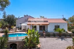 https://storage.googleapis.com/homestra-images/property-image-41421cd4-69c1-4f54-8f94-a56162a63b3a-1788684093.jpg
