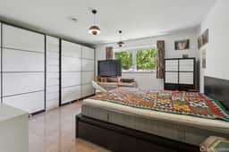 https://storage.googleapis.com/homestra-images/property-image-422df897-f4e7-44a1-aad3-28144297dde1-1752176357.jpg