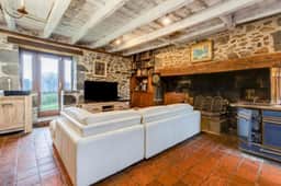 https://storage.googleapis.com/homestra-images/property-image-43f21396-cf03-4e5c-a99e-63cec1362eda-1753466295.jpg