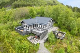 https://storage.googleapis.com/homestra-images/property-image-482a4e07-8f42-42e1-8544-3bc85241298f-1749309166.jpg