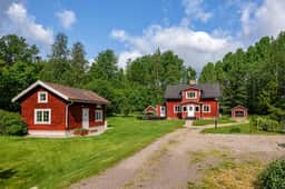 https://storage.googleapis.com/homestra-images/property-image-4a7bd352-b604-4b42-972c-af8dcd01a5e0-1752000090.jpg