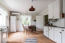 https://storage.googleapis.com/homestra-images/property-image-4ef61b16-ddc4-4cd9-b274-231fbab733da-1758737944.jpg