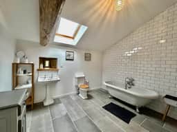 https://storage.googleapis.com/homestra-images/property-image-4effcd81-428a-4264-a91f-a43512866272-1783276777.jpg