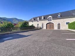 https://storage.googleapis.com/homestra-images/property-image-4f3867e0-1d24-438a-b829-83d39666f05b-1760275014.jpg