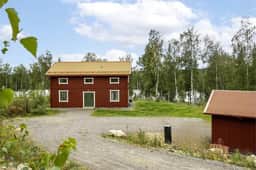 https://storage.googleapis.com/homestra-images/property-image-5163be76-2163-413a-8e1c-ec2f7c884fc4-1757612365.jpg